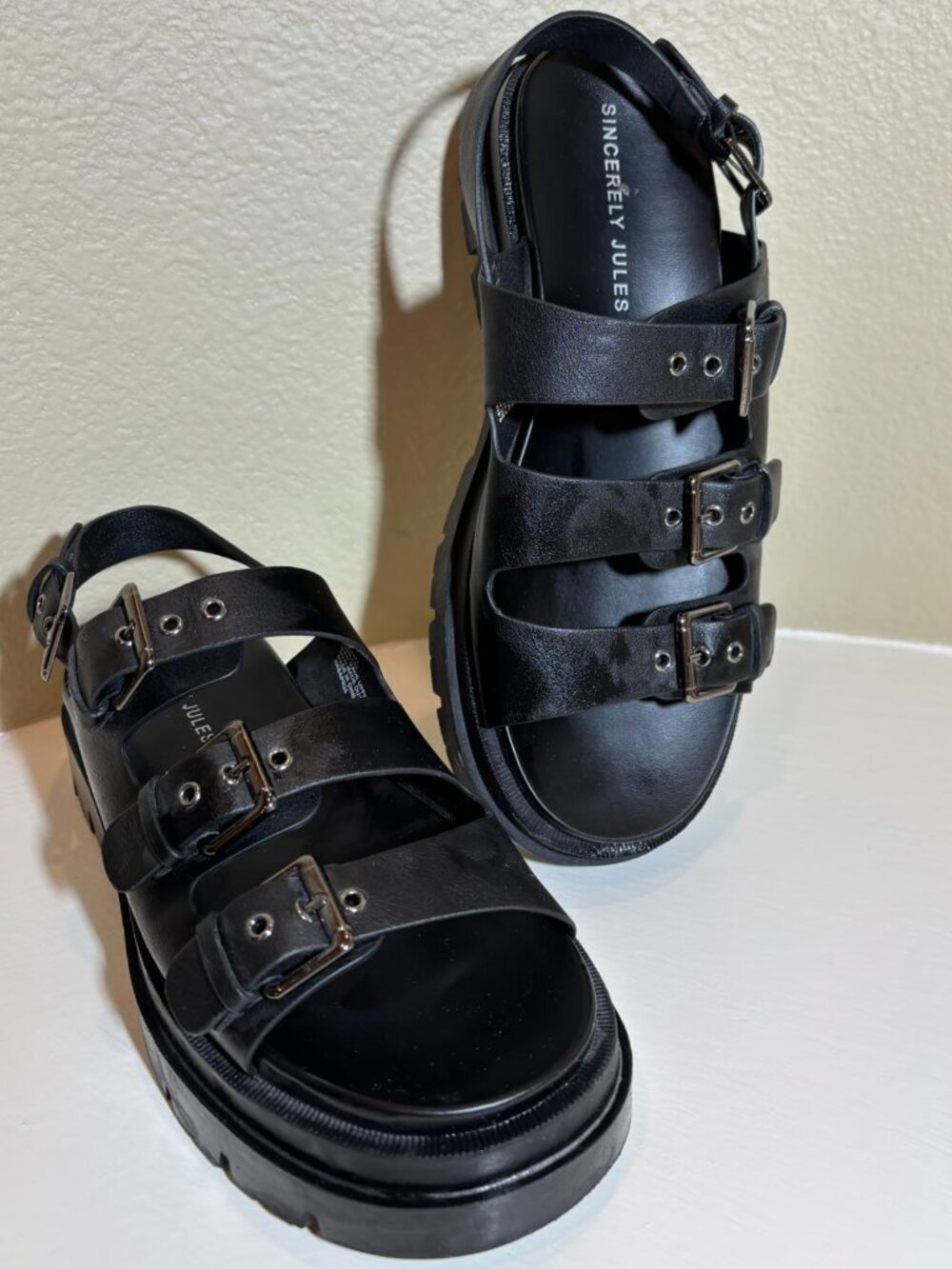 Sincerely Jules Heaven Black Chucky Sandals Three Silver Buckles Size 8.5